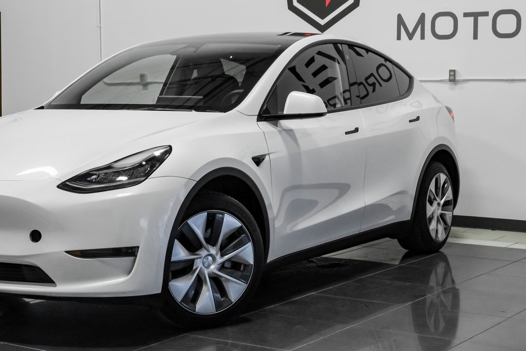 Used 2023 Tesla Model Y Long Range image 10