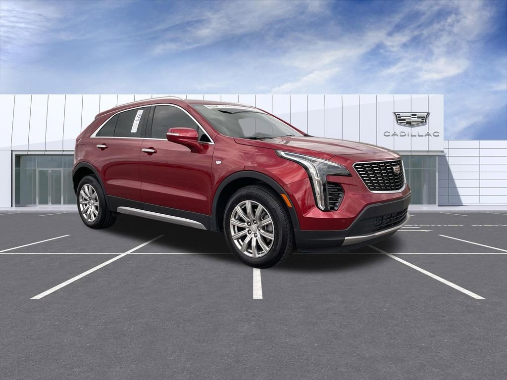 Used 2023 Cadillac XT4 Premium Luxury image 2