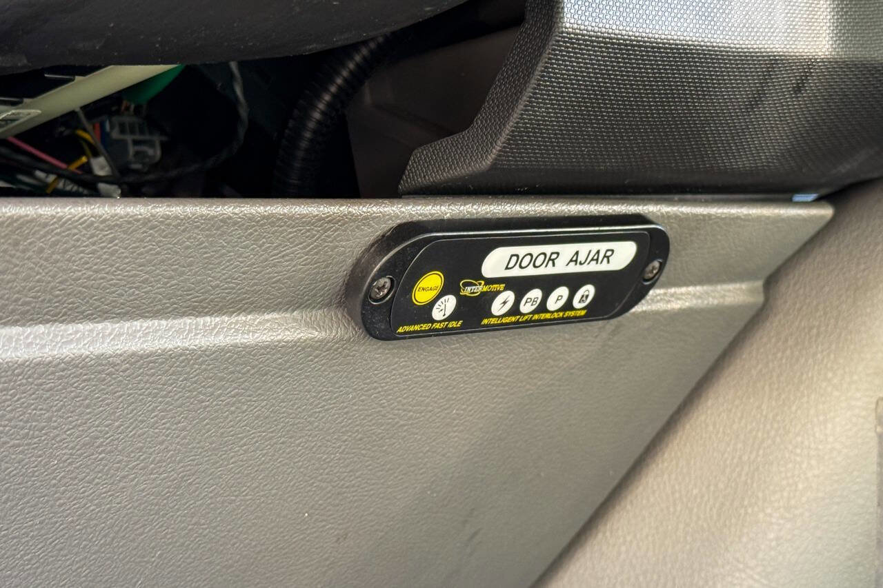 Used 2011 Ford E-350 and Econoline 350 Extended Super Duty w/ PWR Group image 21