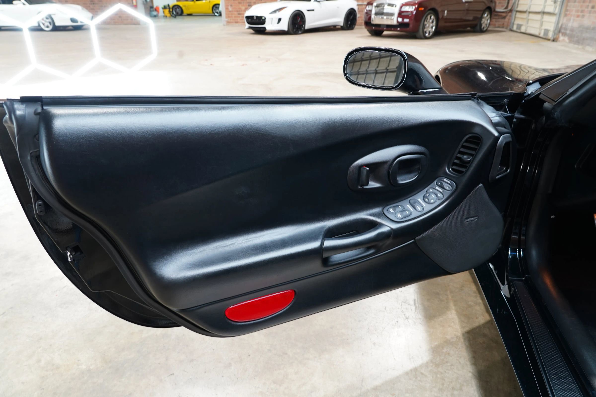 Used 2004 Chevrolet Corvette Convertible w/ Preferred Equipment Group image 20