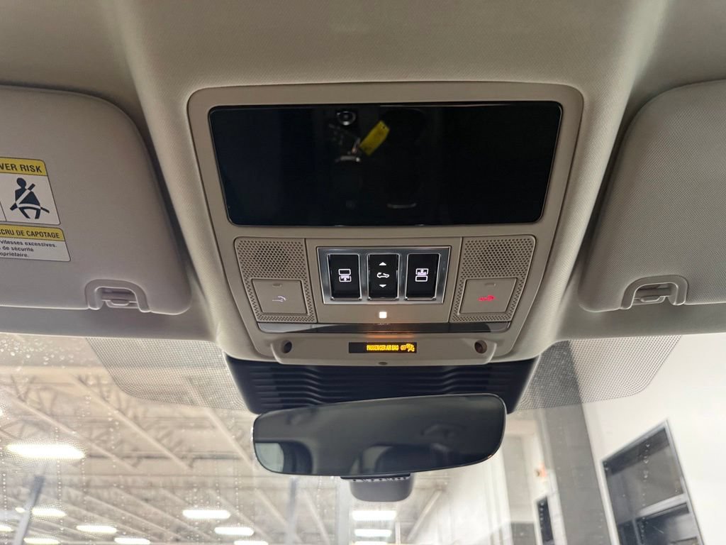 Used 2023 Land Rover Discovery S AWD/4WD image 16