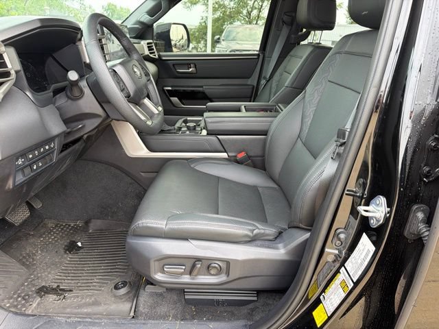 Used 2025 Toyota Tundra Limited AWD/4WD image 9