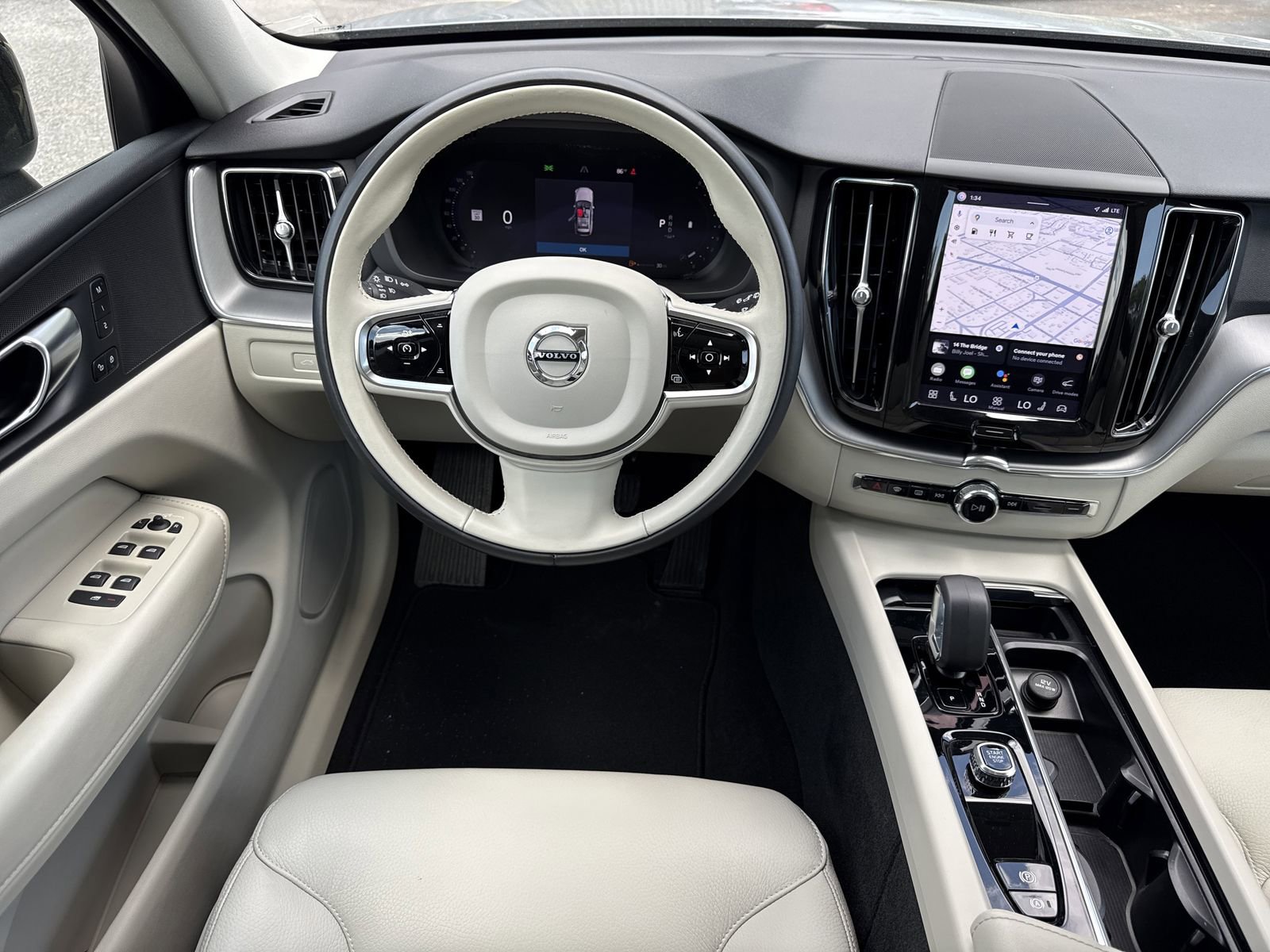 Used 2024 Volvo XC60 B5 Core image 12