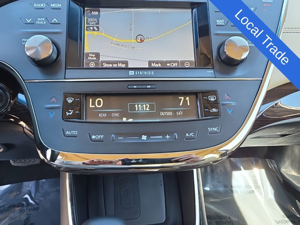 Used 2013 Toyota Avalon Limited w/ Technology Pkg FWD image 17