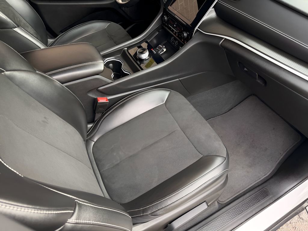 Used 2024 Jeep Grand Cherokee Altitude image 21