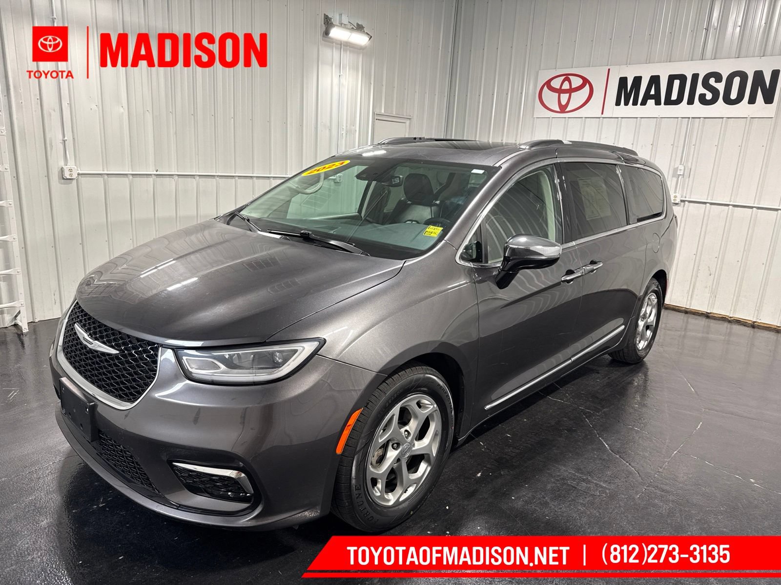 Used 2023 Chrysler Pacifica Limited
