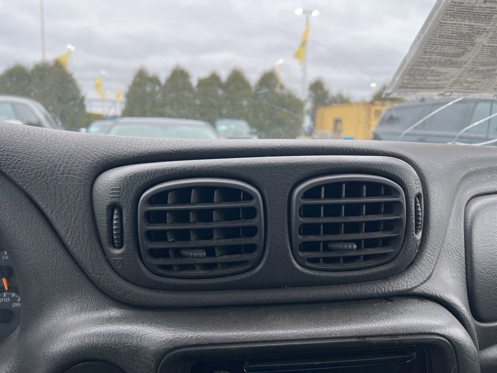 Used 2004 Chevrolet TrailBlazer LT w/ LT Package 1 image 20