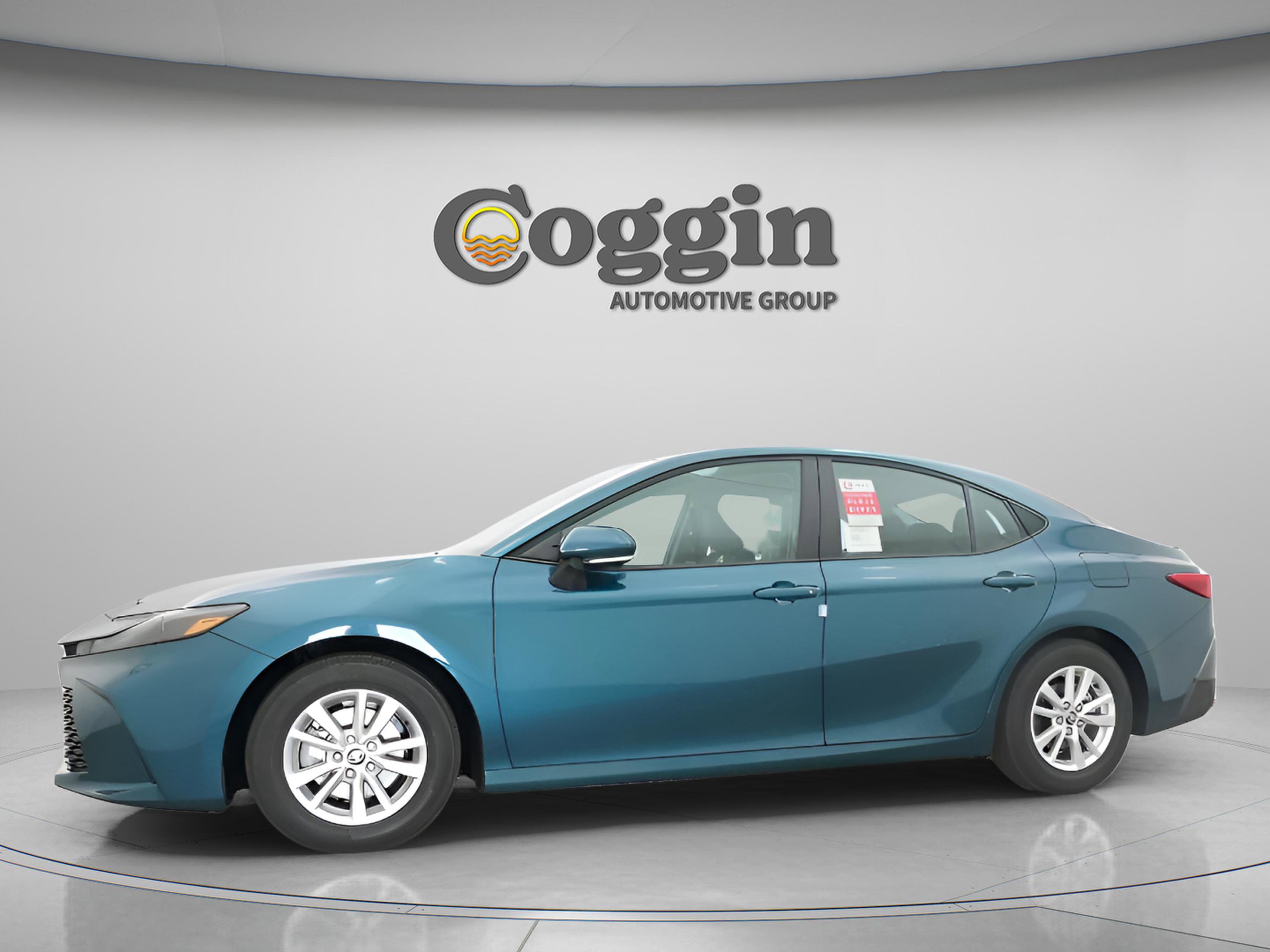Used 2026 Toyota Camry LE w/ Convenience Package FWD image 4