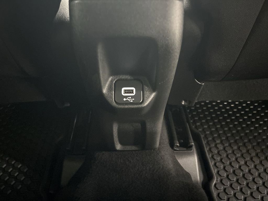 Used 2019 Jeep Renegade Latitude w/ Cold Weather Group image 22