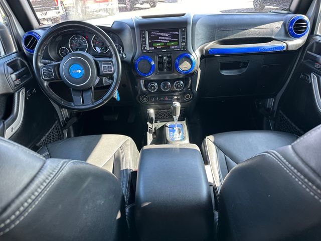 Used 2018 Jeep Wrangler Unlimited Sahara w/ Connectivity Group AWD/4WD image 17