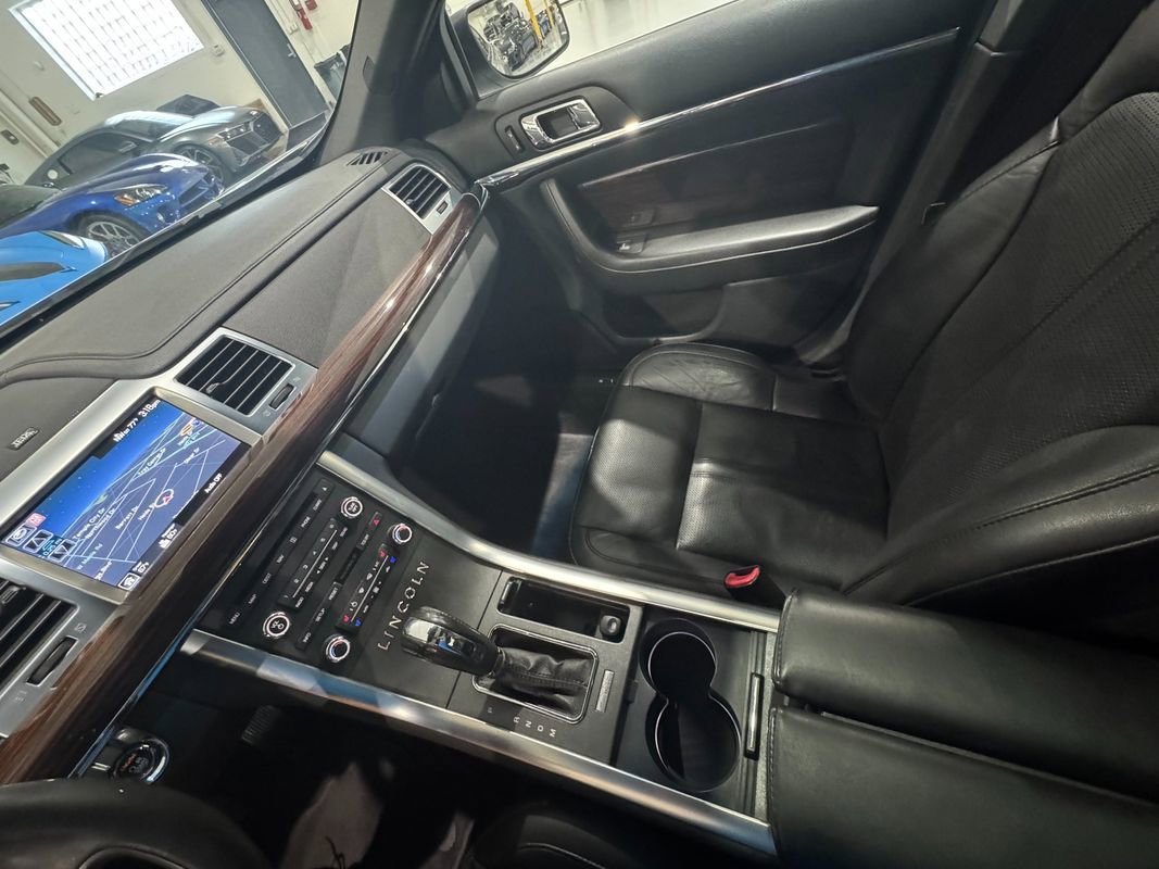 Used 2012 Lincoln MKS AWD image 25