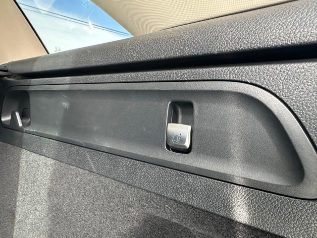 Certified 2022 Mercedes-Benz GLC 300 4MATIC image 43