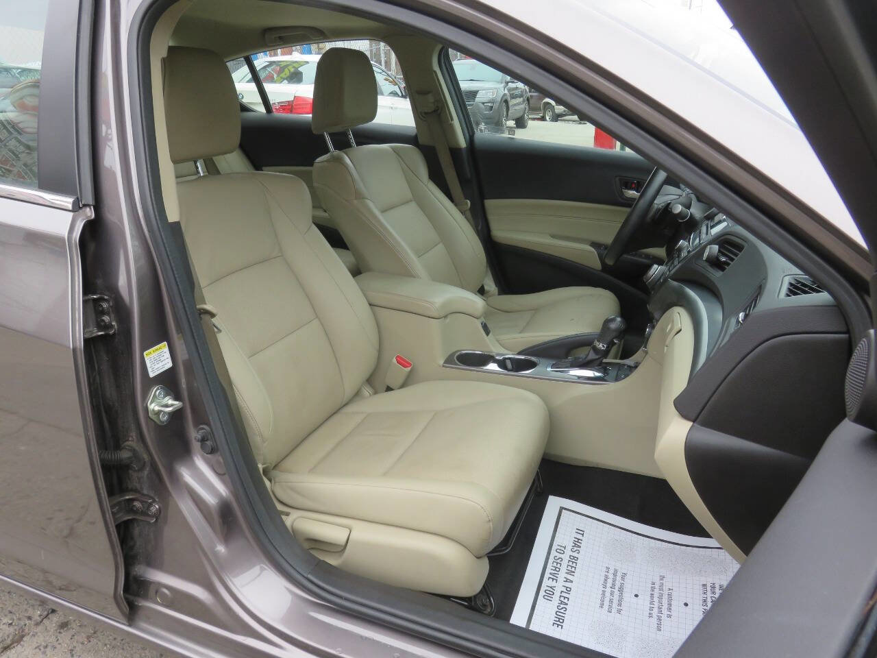 Used 2015 Acura ILX w/ Technology Package FWD image 11