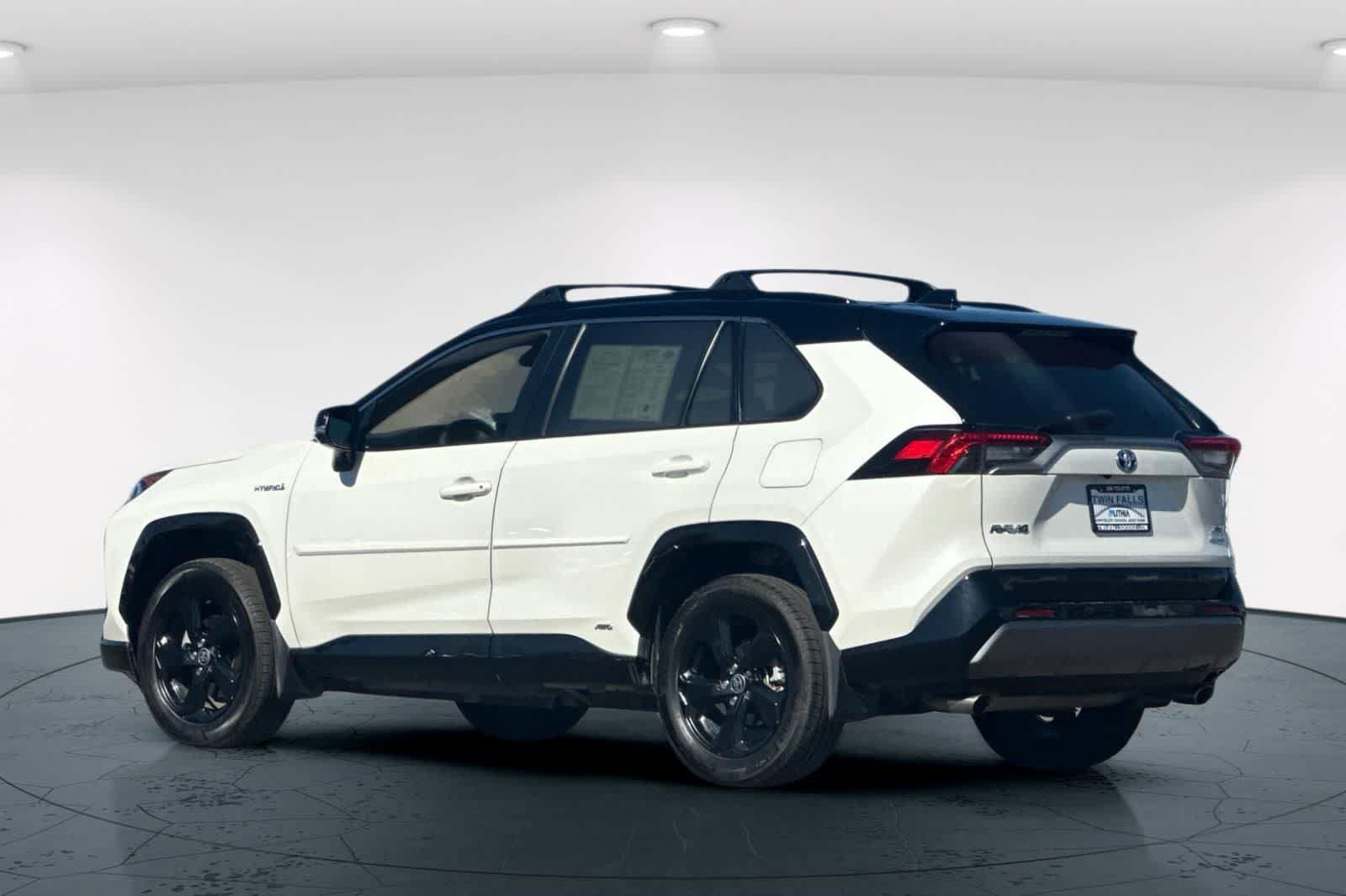 Used 2021 Toyota RAV4 XSE AWD/4WD image 8