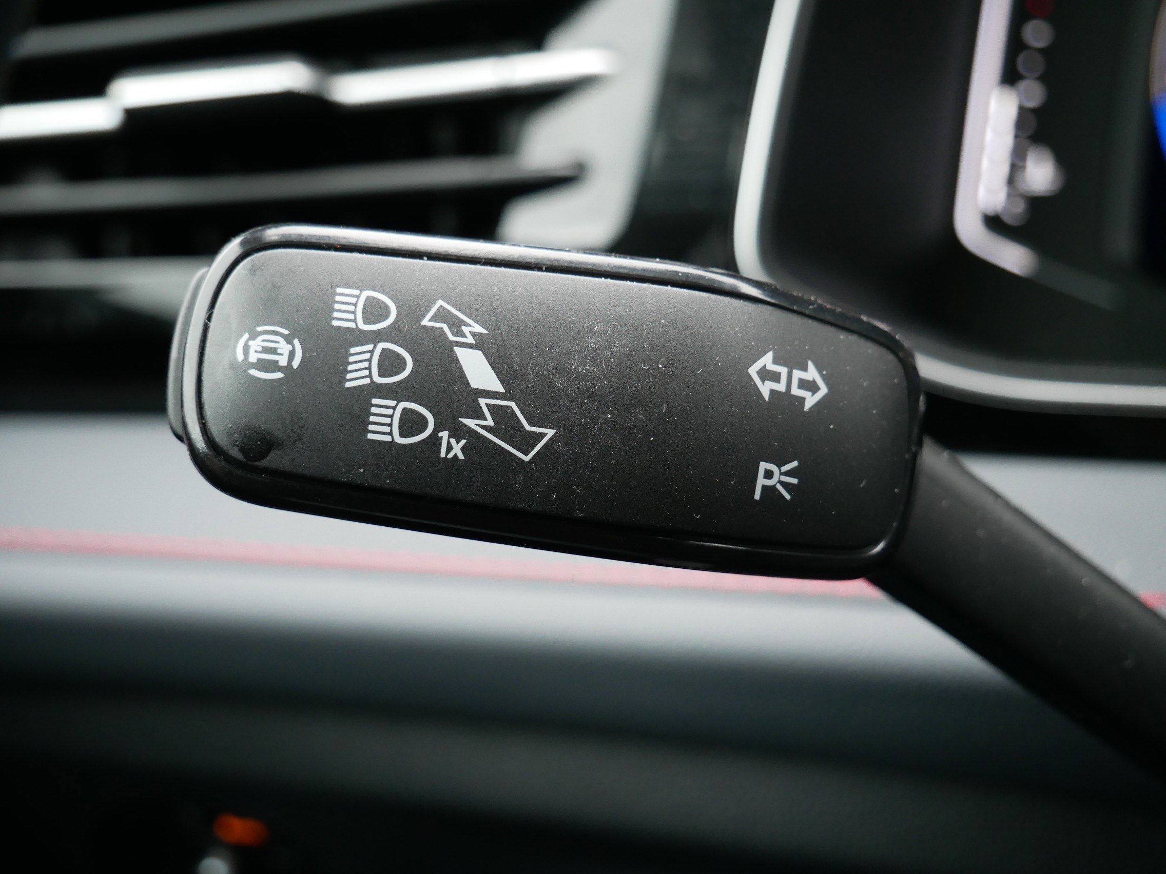 Certified 2025 Volkswagen Jetta GLI Autobahn image 24