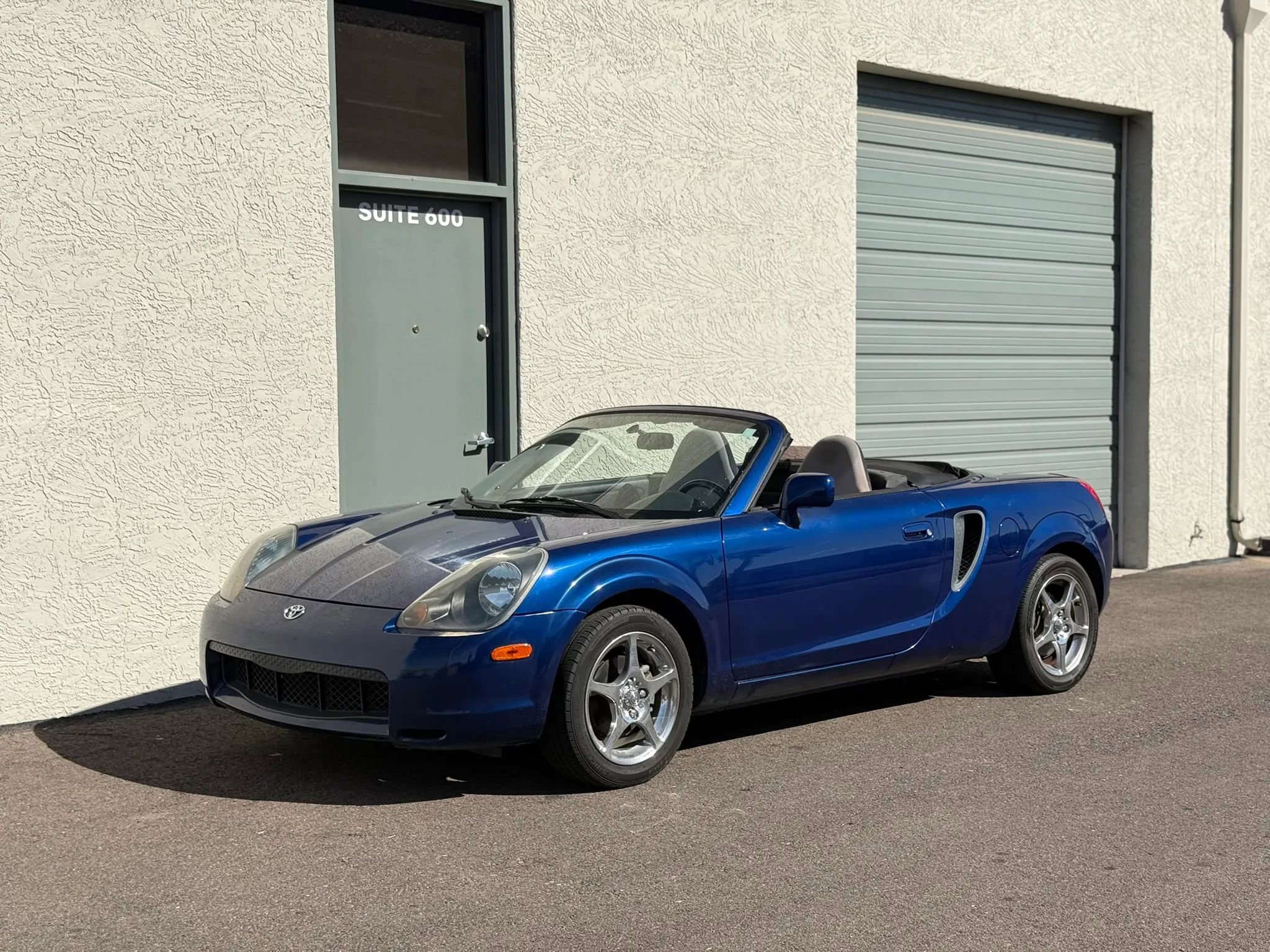 Used 2001 Toyota MR2 image 1