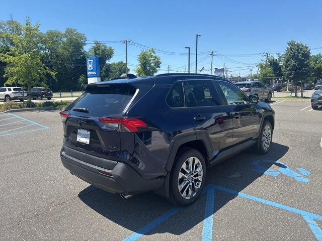 Used 2020 Toyota RAV4 XLE Premium AWD/4WD image 8