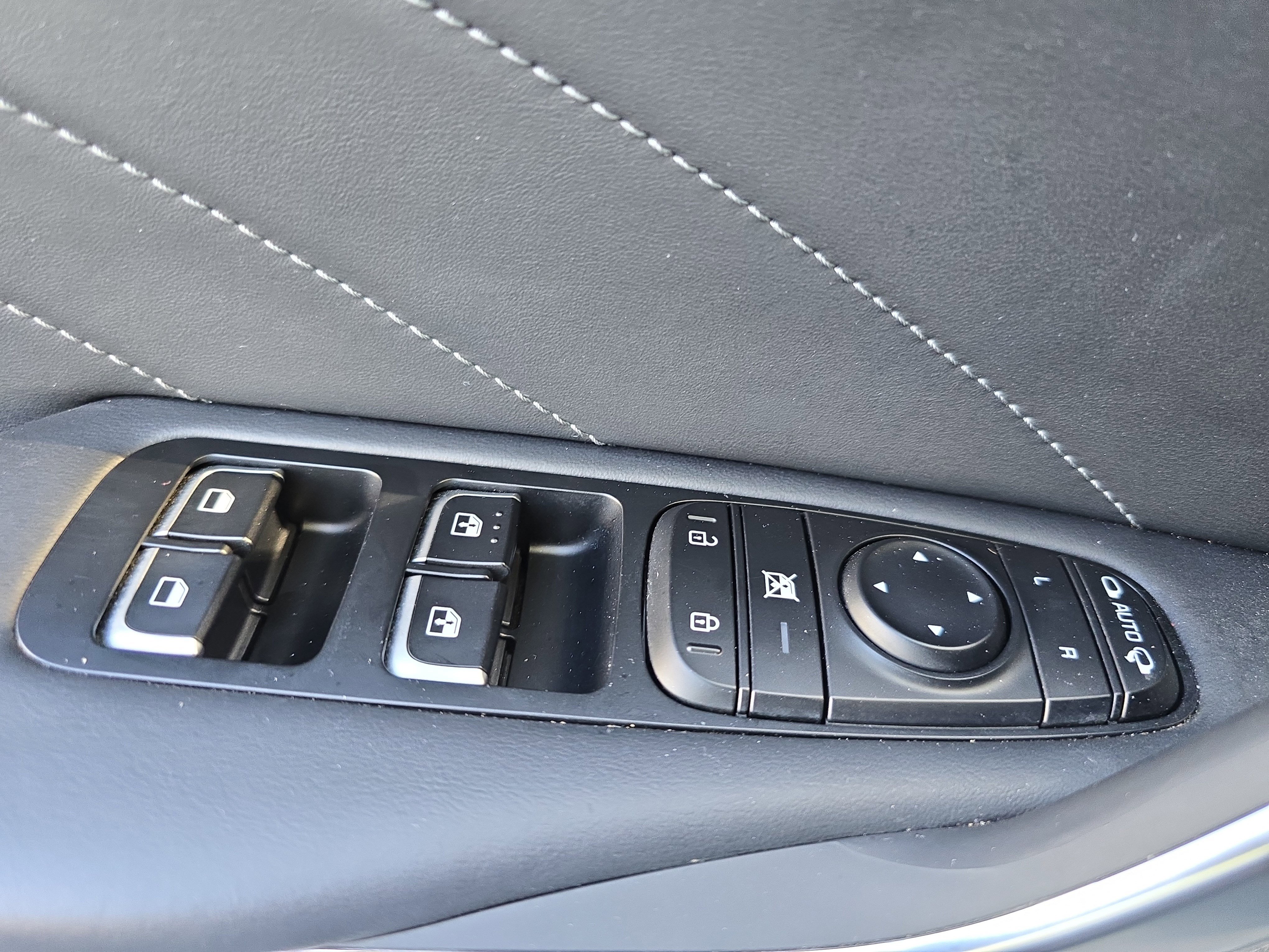 Used 2022 Kia Stinger GT2 w/ Scorpion Package image 29