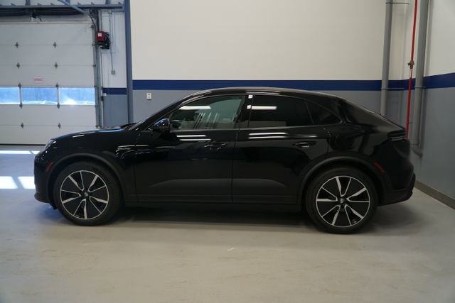 New 2026 Porsche Macan 4 Electric AWD/4WD image 2
