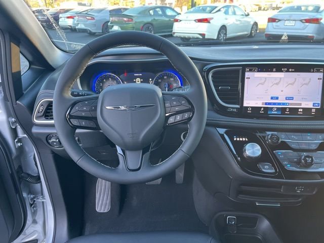 Used 2026 Chrysler Pacifica Select w/ S Appearance Package FWD image 18