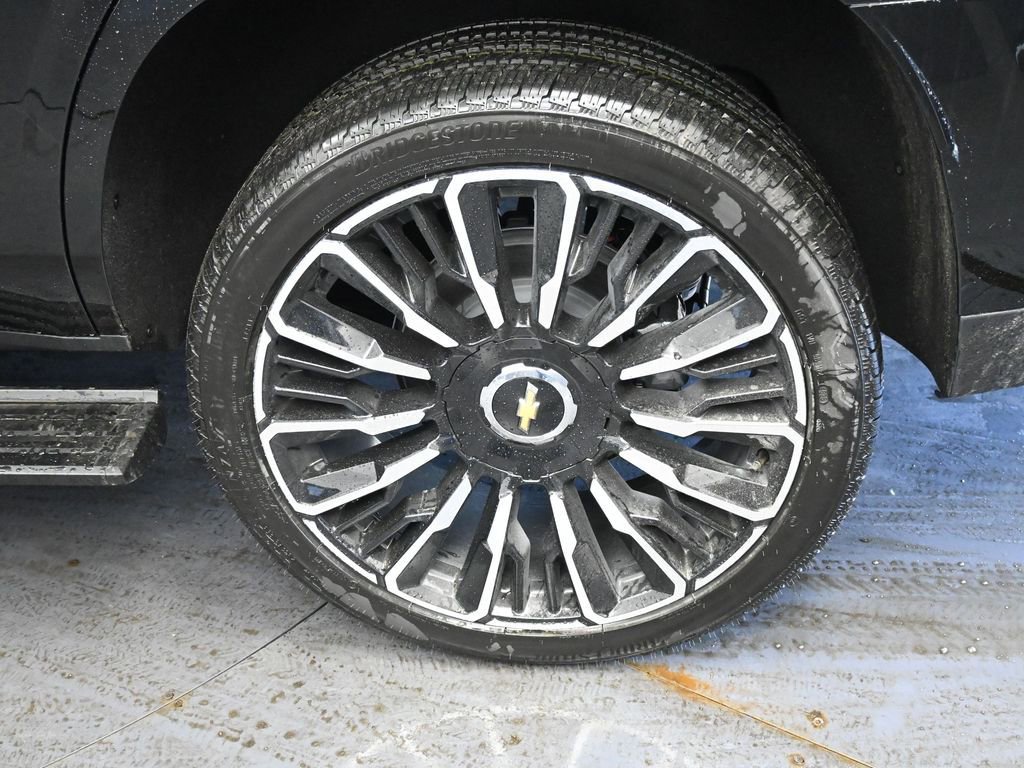 New 2026 Chevrolet Tahoe High Country AWD/4WD image 13