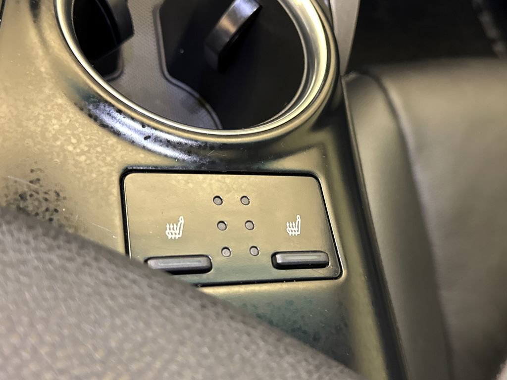 Used 2019 Toyota Camry XSE image 28