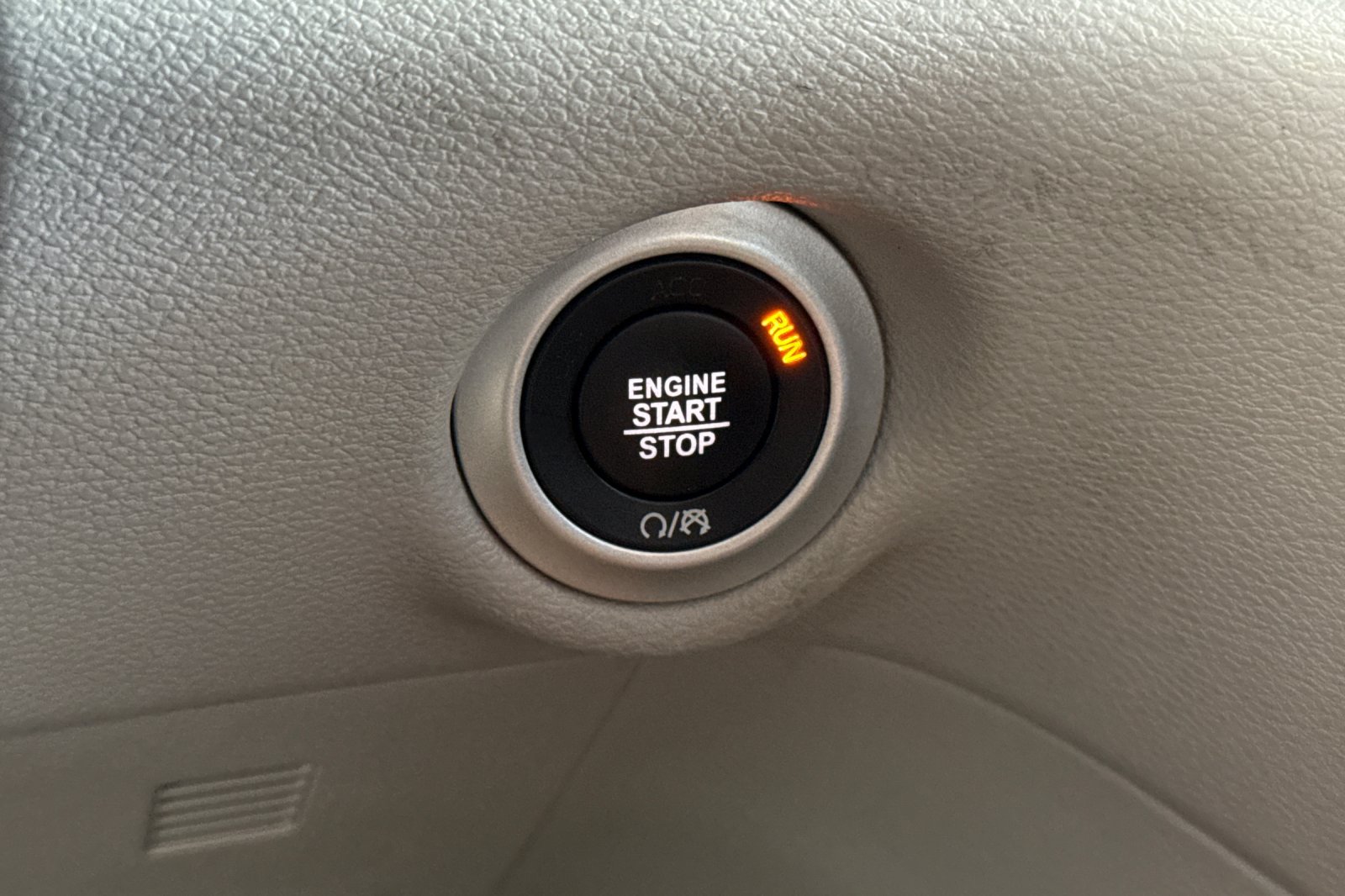 Certified 2022 Chrysler Voyager LX FWD image 24