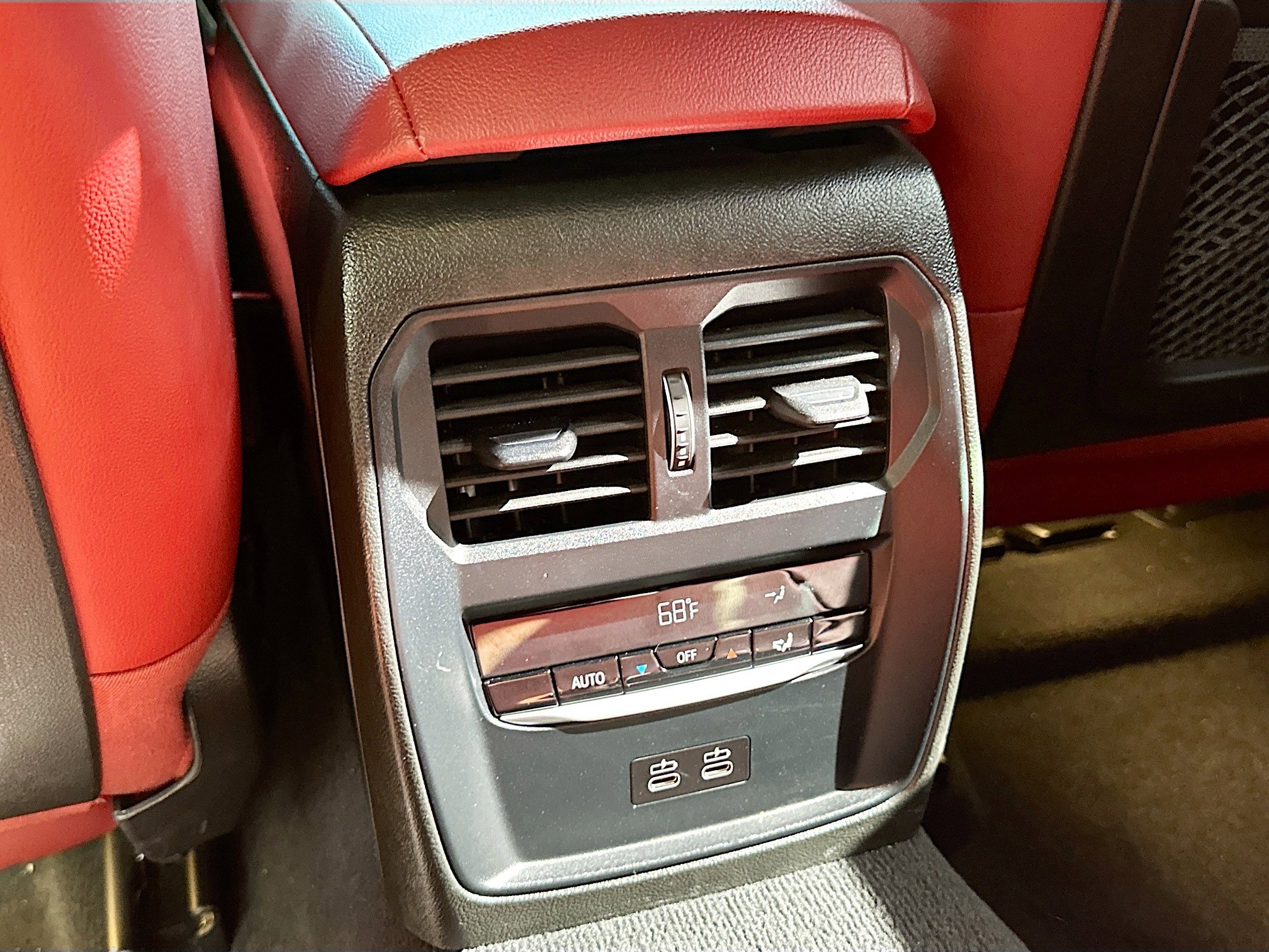 Certified 2023 BMW 330i Sedan w/ Convenience Package image 25