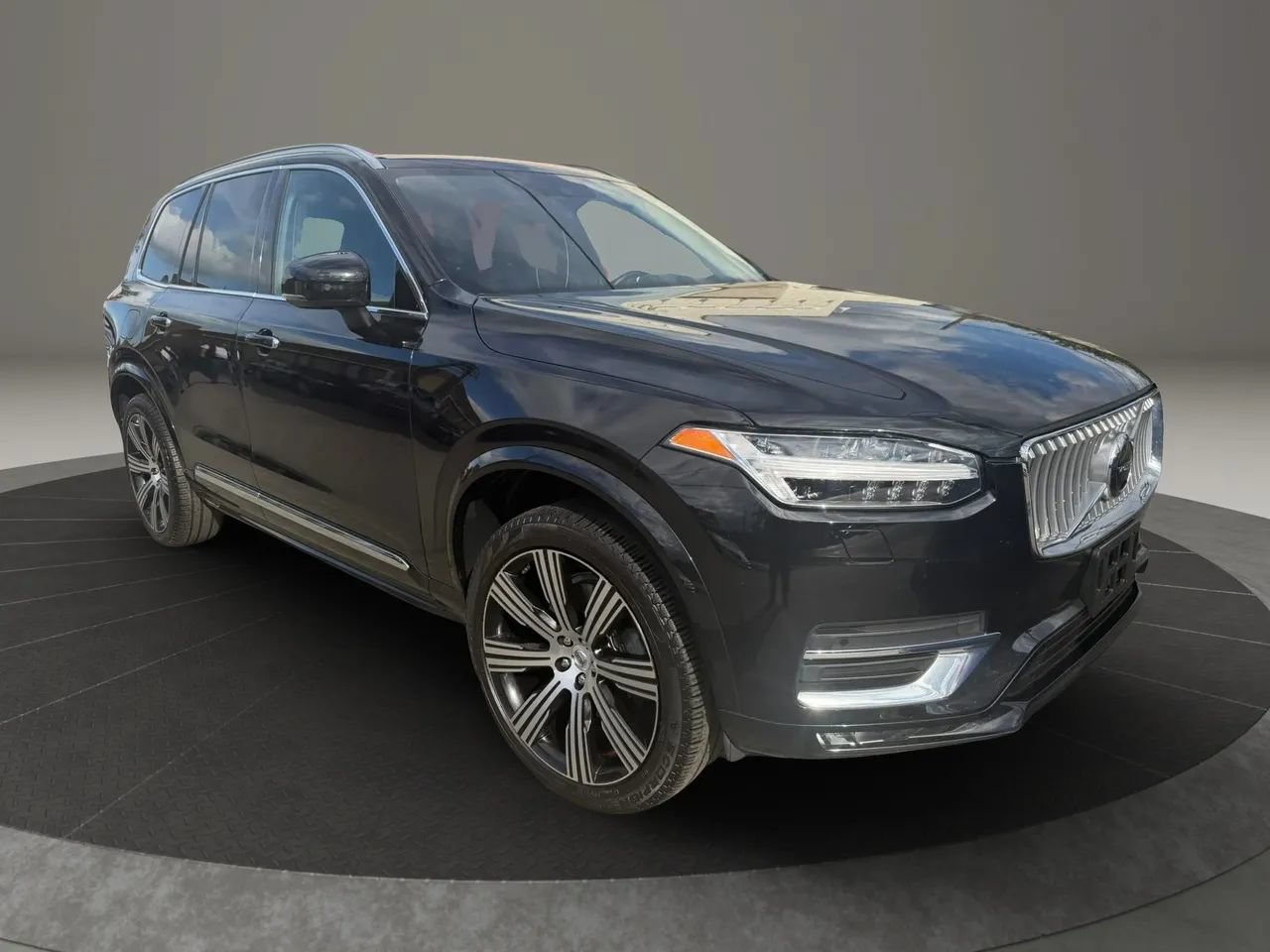 Used 2022 Volvo XC90 T6 Inscription w/ Lounge Package AWD/4WD image 3