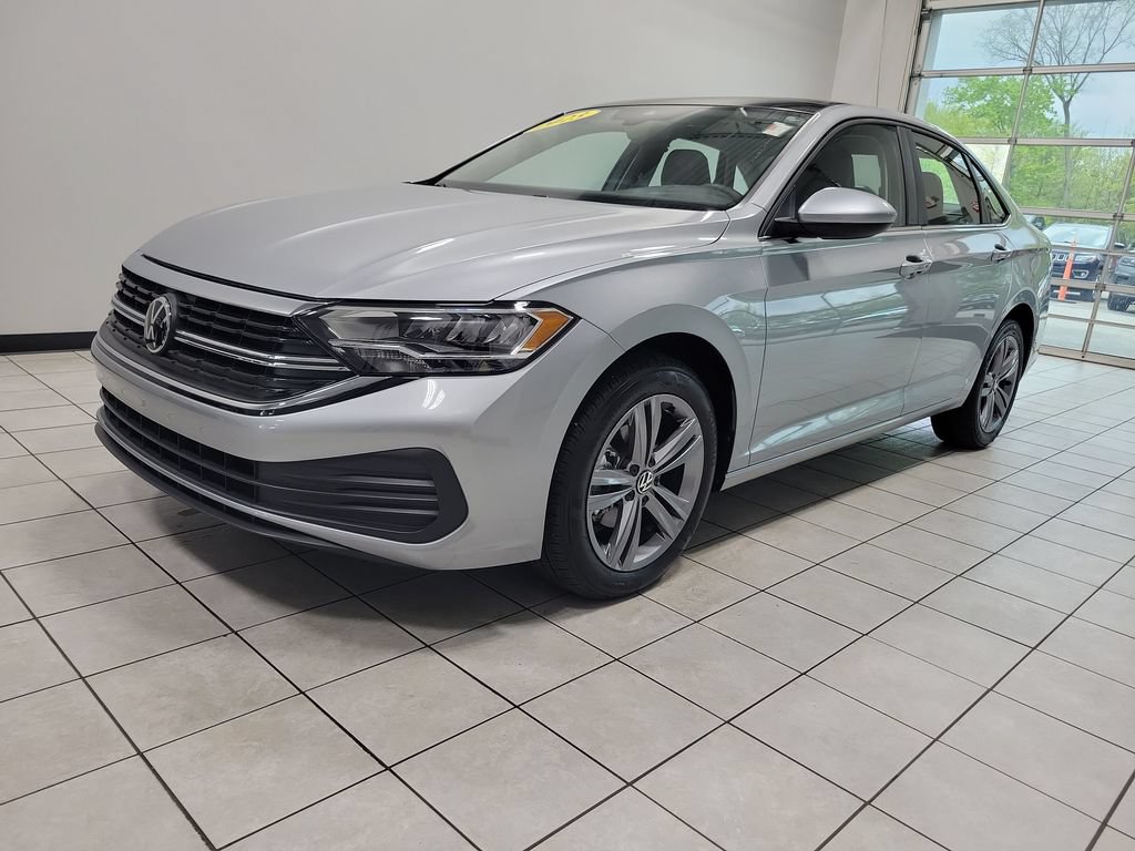 Used 2023 Volkswagen Jetta SE w/ Panoramic Sunroof Package FWD image 8