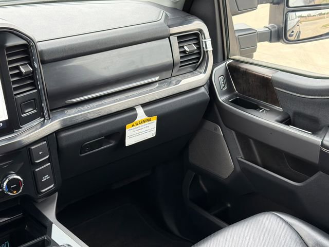 Used 2024 Ford F250 Lariat image 16