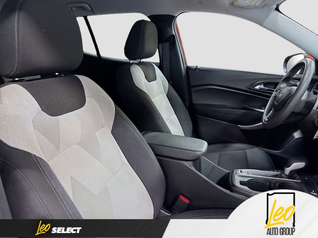 Used 2024 Chevrolet Trax LS w/ LS Convenience Package FWD image 26