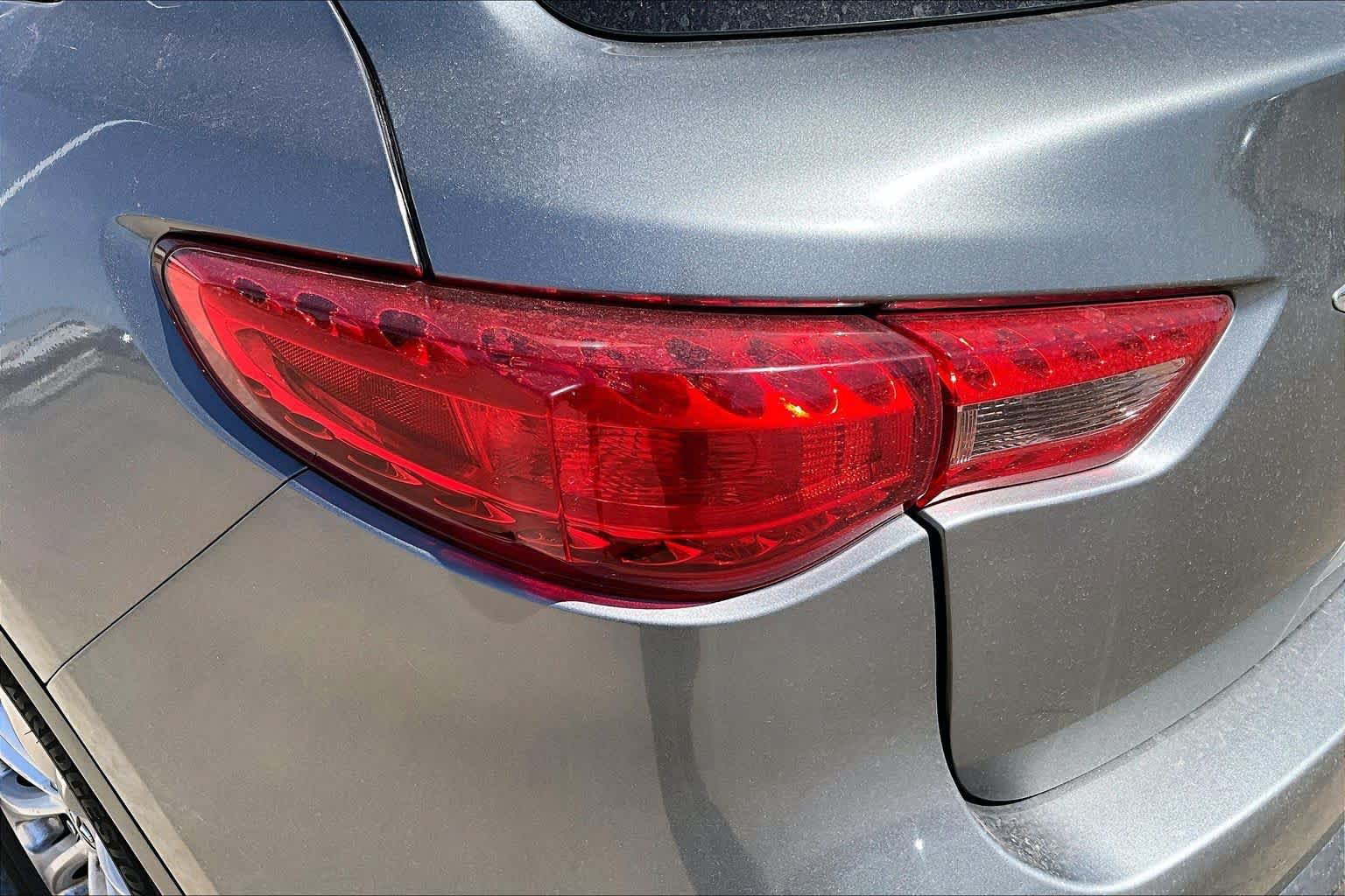Used 2014 INFINITI QX70 AWD w/ Premium Package image 27