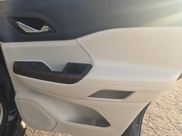 Used 2023 GMC Acadia Denali w/ Black Diamond Edition image 38