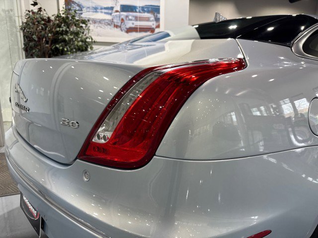 Used 2014 Jaguar XJ L Portfolio image 43
