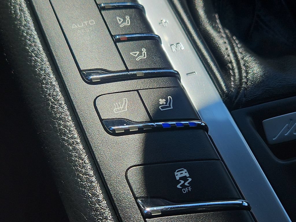 Certified 2020 Porsche Macan GTS AWD/4WD image 25