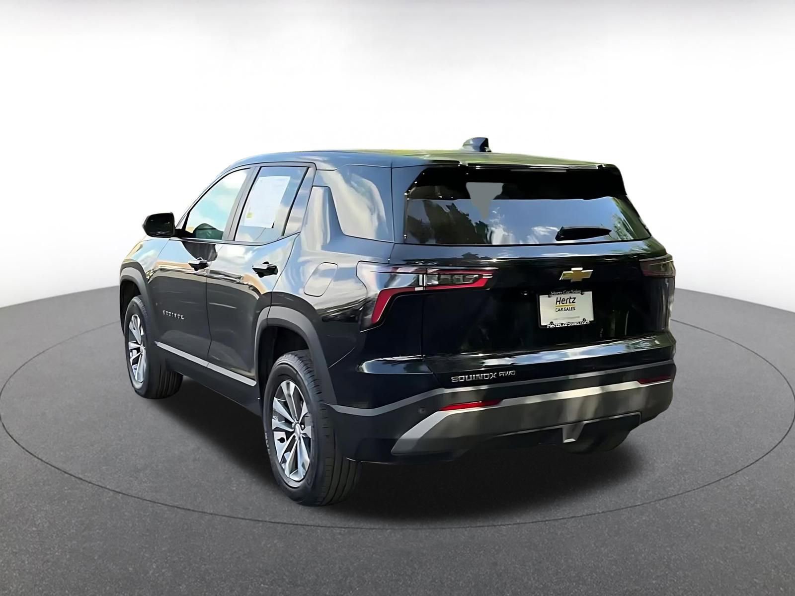 Used 2025 Chevrolet Equinox LT AWD/4WD image 14