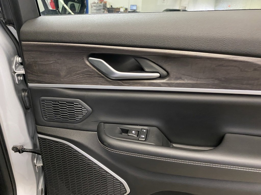 Used 2023 Jeep Grand Cherokee 4WD 4xe image 41