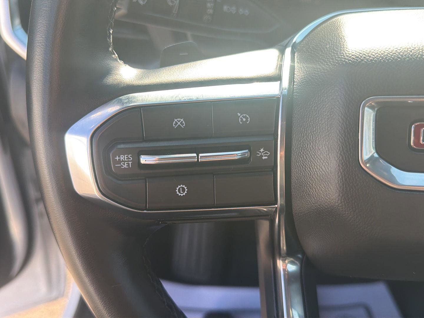 Used 2025 GMC Terrain Elevation AWD/4WD image 18