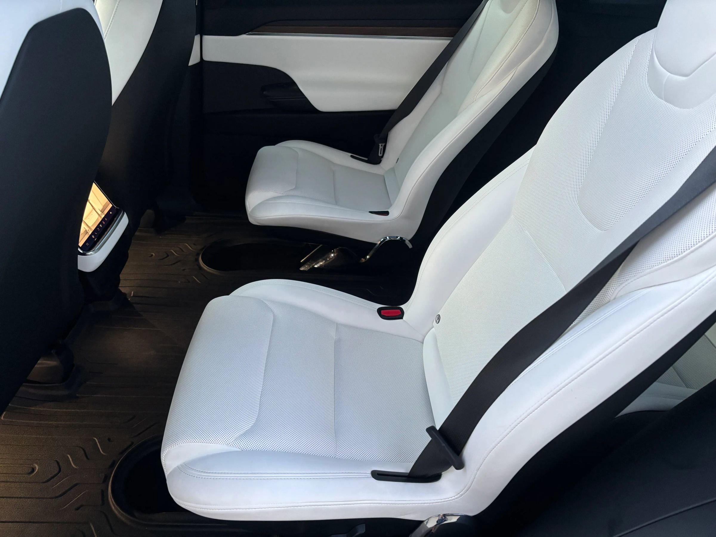 Used 2023 Tesla Model X AWD/4WD image 13