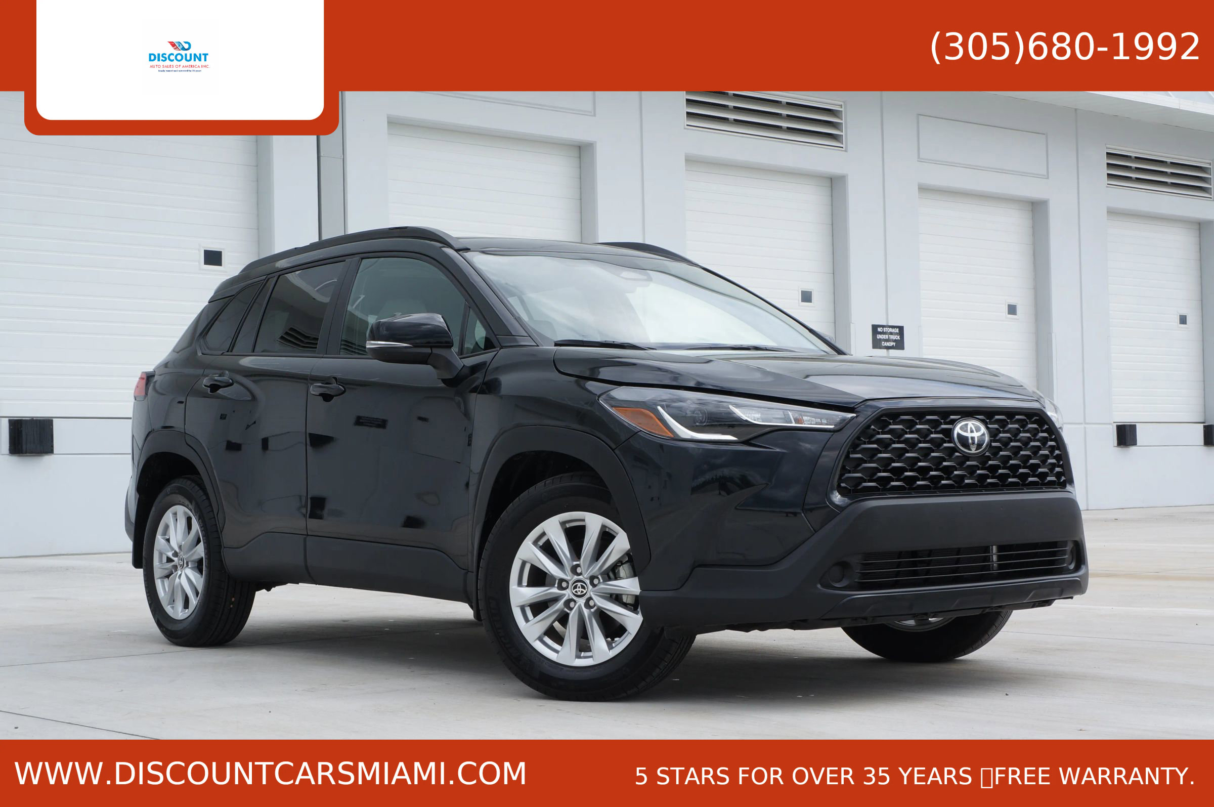 Used 2025 Toyota Corolla Cross LE image 1