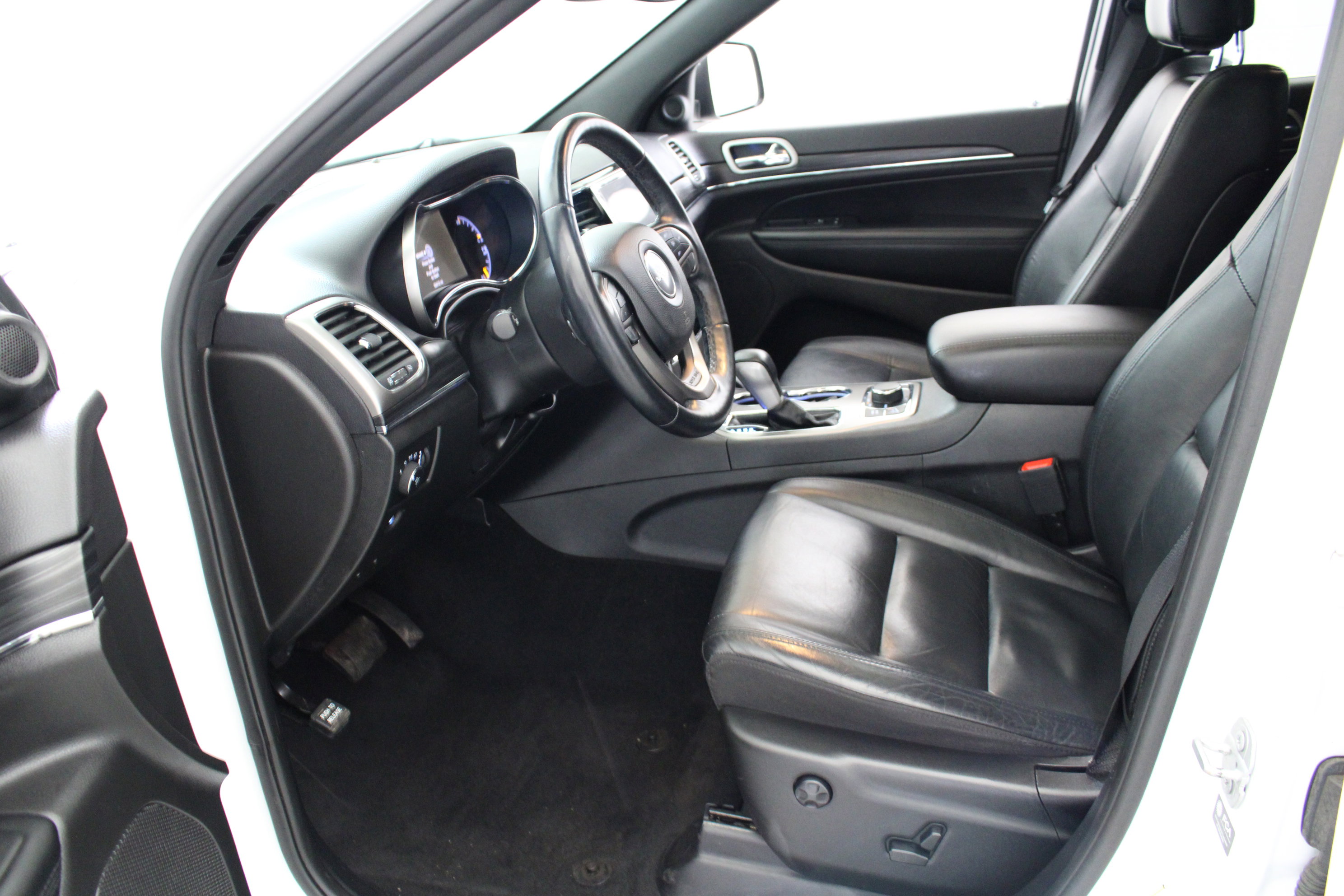 Used 2021 Jeep Grand Cherokee Limited w/ Trailer Tow Group IV image 25