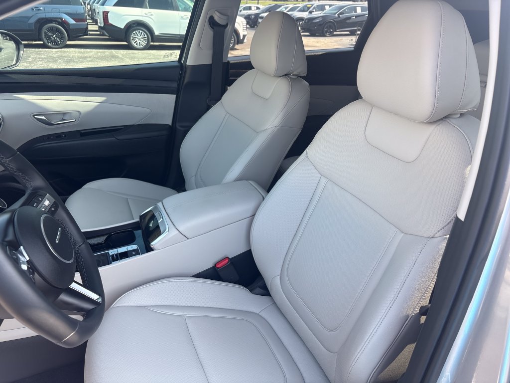 Used 2025 Hyundai Tucson SEL FWD image 13