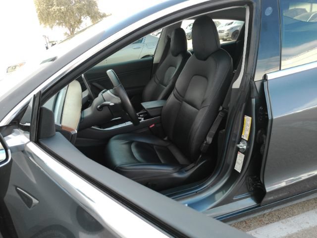 Used 2018 Tesla Model 3 Long Range RWD image 14