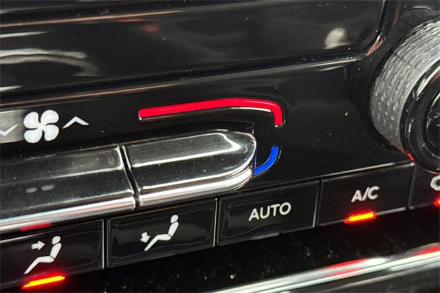 Used 2023 Jeep Grand Cherokee L Laredo image 31