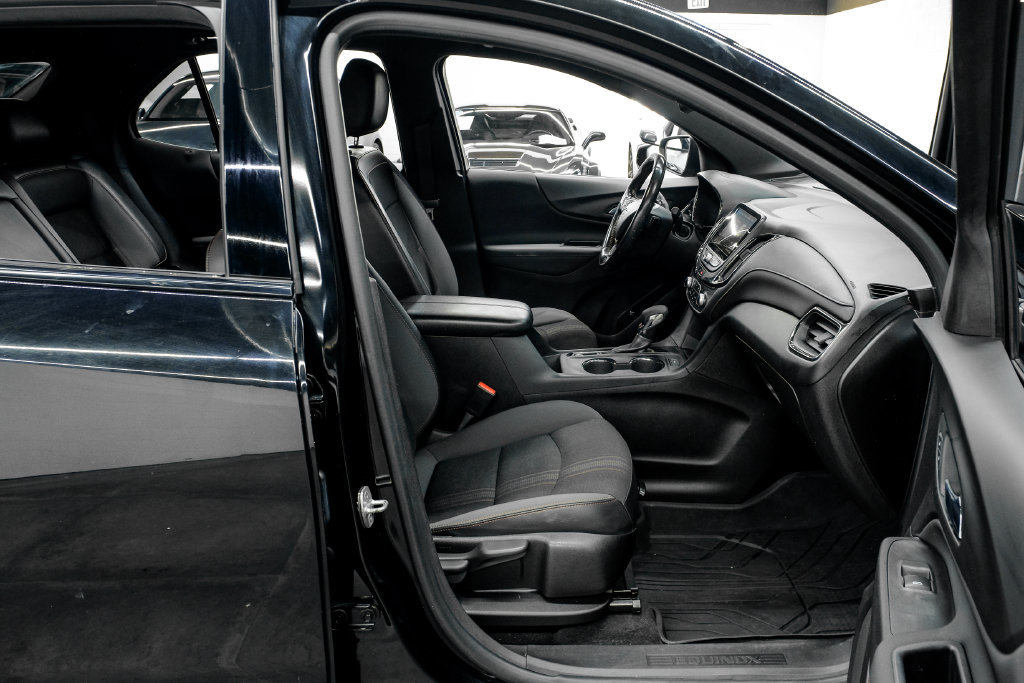 Used 2022 Chevrolet Equinox RS w/ Infotainment Package FWD image 33