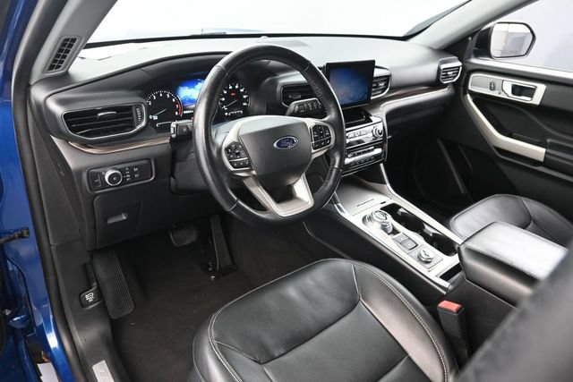 Used 2021 Ford Explorer Limited w/ Equipment Group 301A AWD/4WD image 12