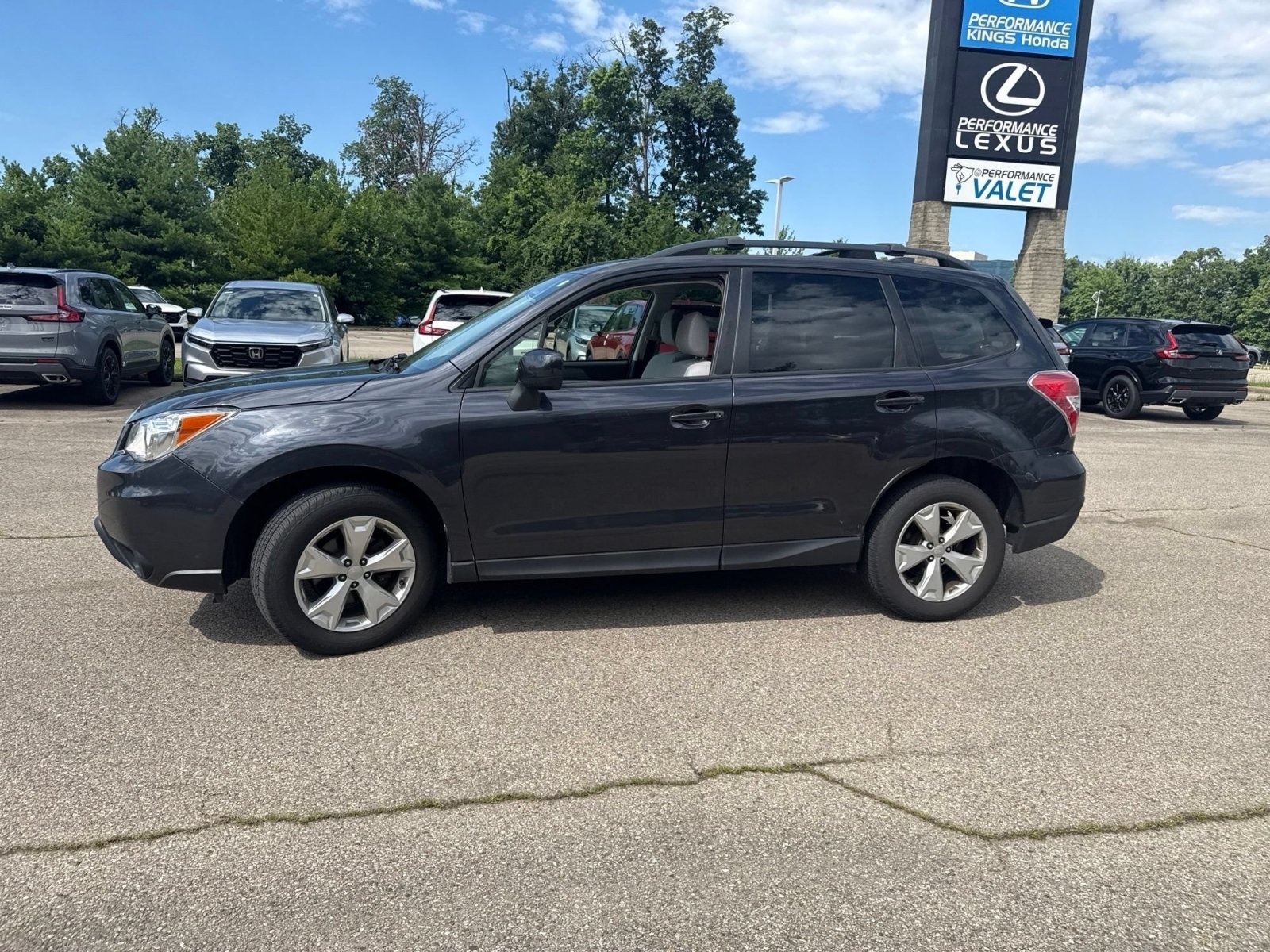 Used 2016 Subaru Forester 2.5i Premium AWD/4WD image 2