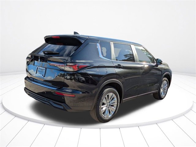 New 2025 Mitsubishi Outlander ES image 4