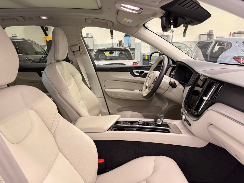 Used 2023 Volvo XC60 B5 Plus w/ Protection Package Premier AWD/4WD image 28